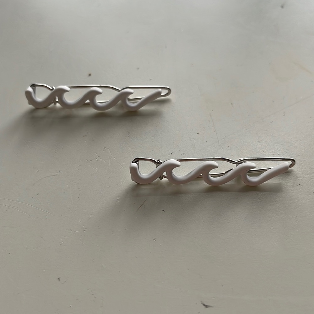 White Pura Vida hair clips